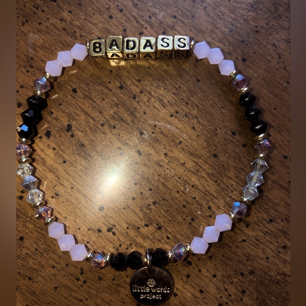 Boutique stretchy bracelet